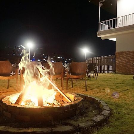 Sl Manor Hill Resort Mussoorie Exterior foto